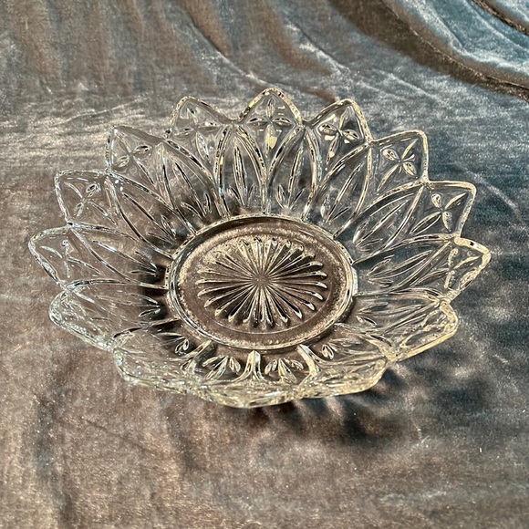 VTG Glass Bowl - Picture 1 of 5